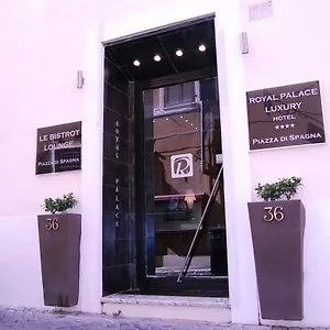 Royal Palace Luxury מלון